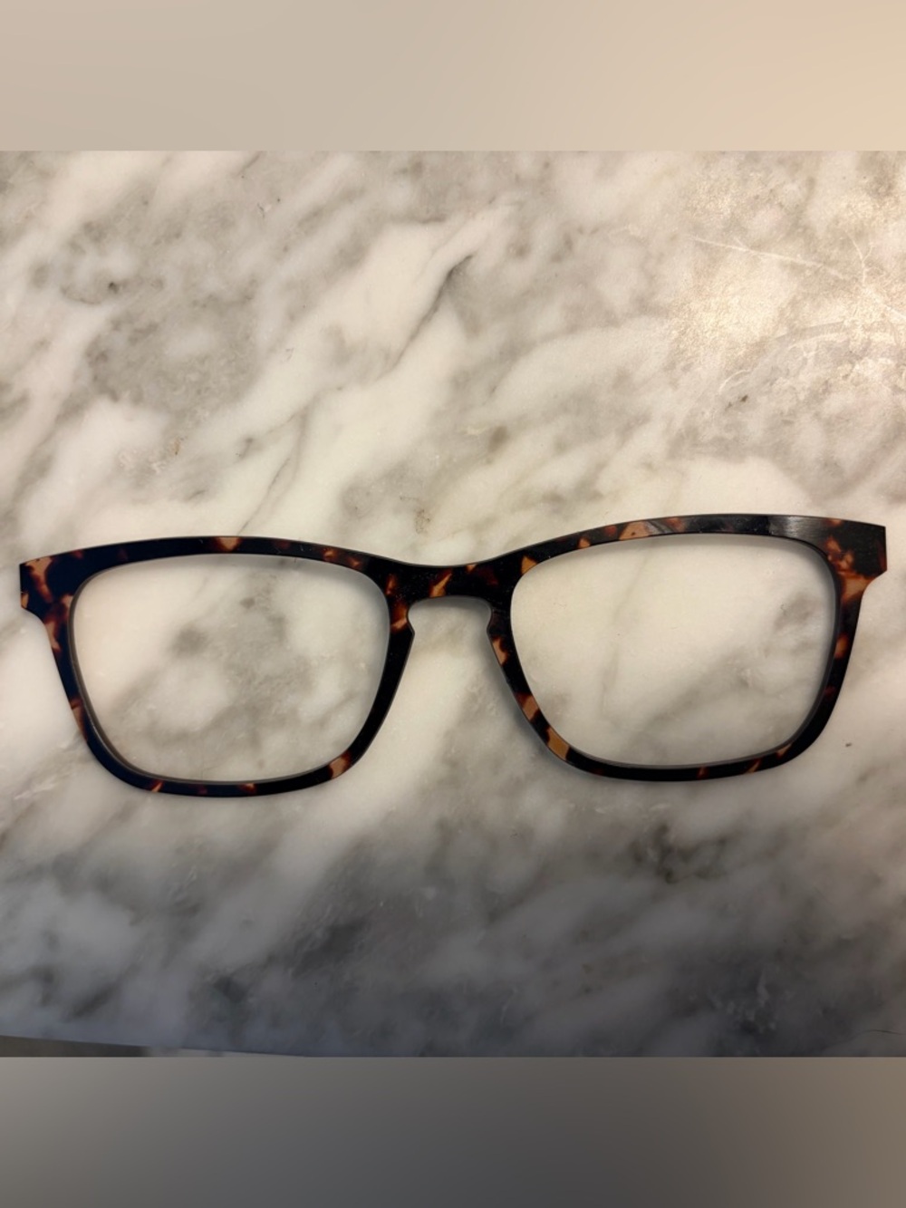 Pair tortoise topper for Casper
